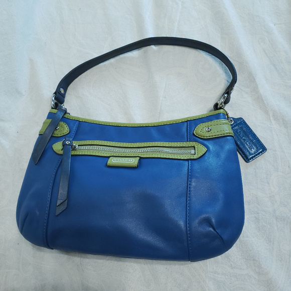 NWOT Coach Smooth Leather Shoulder - Picture 1 of 8